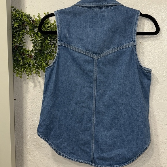 American eagle Sleeveless Denim Button-Up Top NWT size xs - Picture 5 of 5